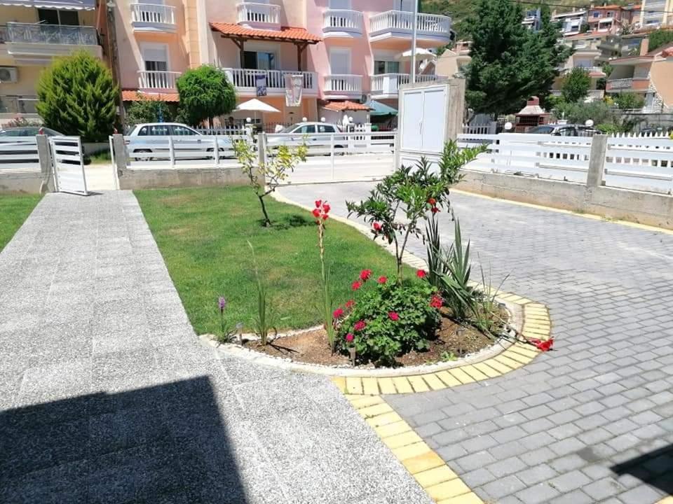 Myrsini'S Sea View Apartment Néa Péramos Exterior foto